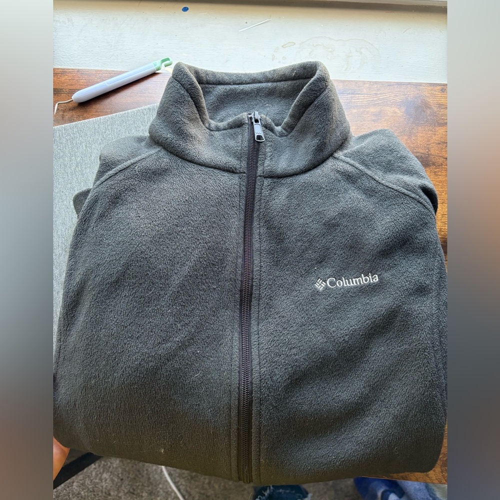 Columbia zip sweater